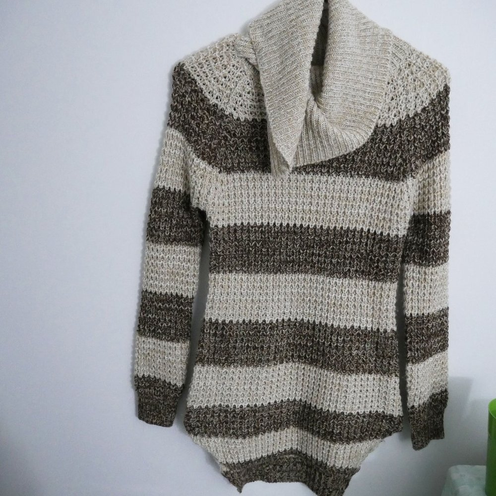 Rue 21 Mocha and Brown Crocheted Turtleneck High Low Sweater Size: S